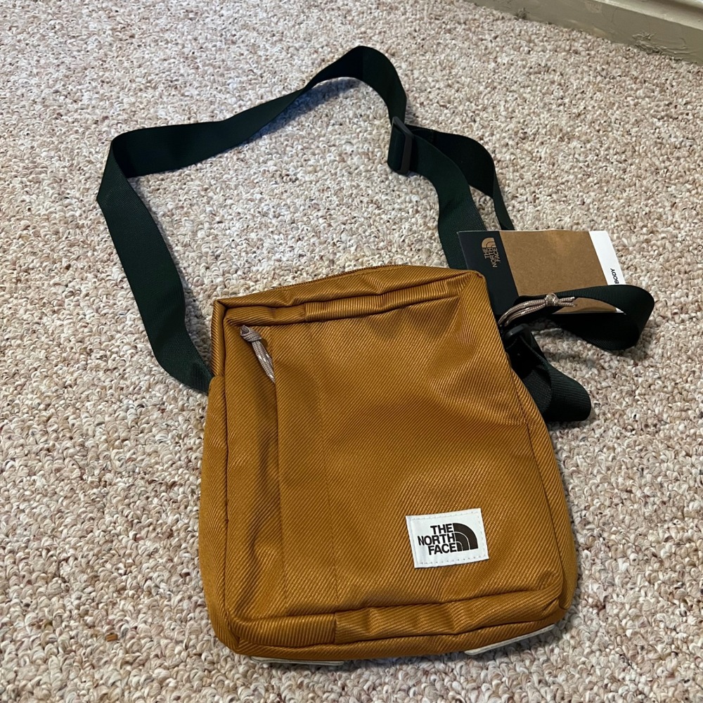 The North Face Cross Body Bag Timber Tan Gold 6L Tablet Sleeve NF0A3KZTYYK-OS